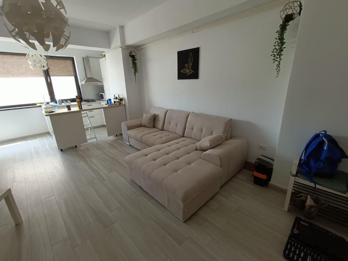 Apartment By The Lake With A View Mamaia Exterior photo